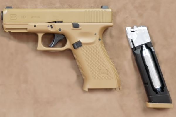 Umarex Glock 19x Gun and Magazine